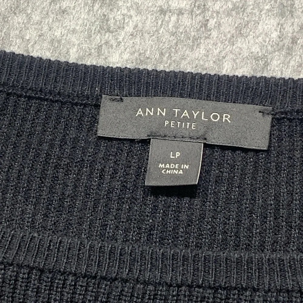 Ann Taylor PETITE Women's Black Ribbed Sweater Top Shirt Capsule Classy- Size LP - Picture 4 of 9